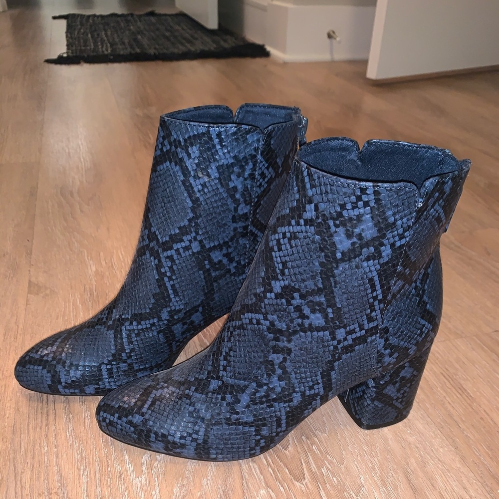 Old Navy blue snakeskin boots